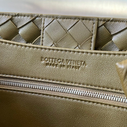 Bottega Veneta Medium Andiamo 32 cm