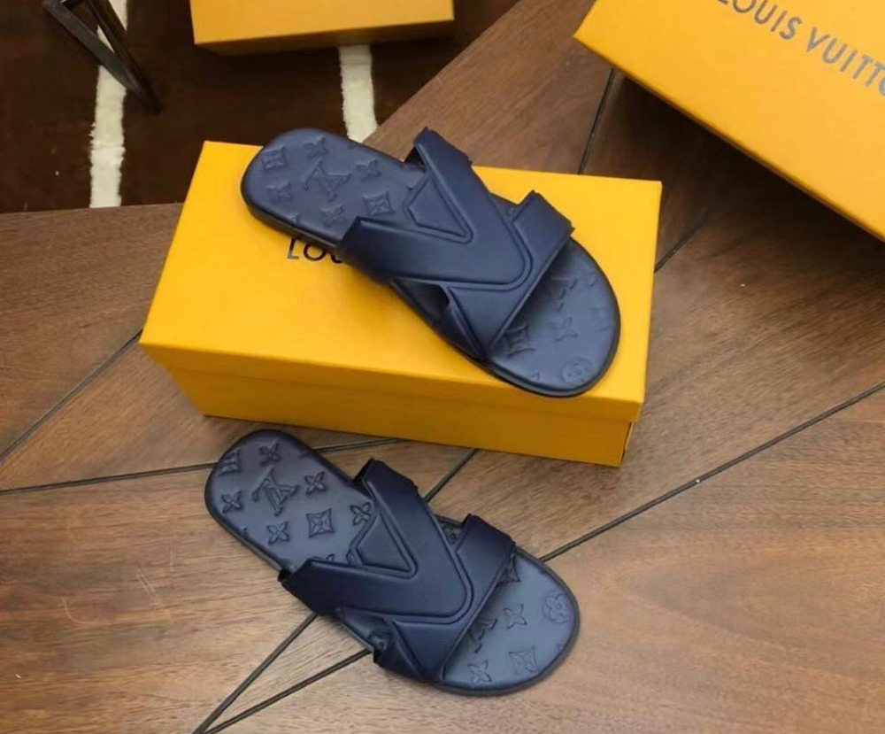 Шлепанцы Louis Vuitton