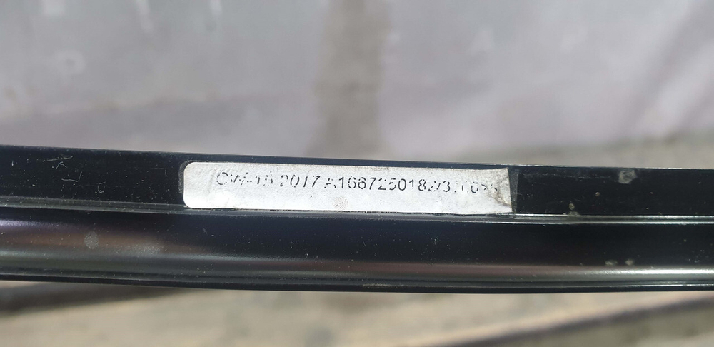 Молдинг двери передней левой Mercedes GLS (X166) 12-19 Б/У Оригинал A1667250182