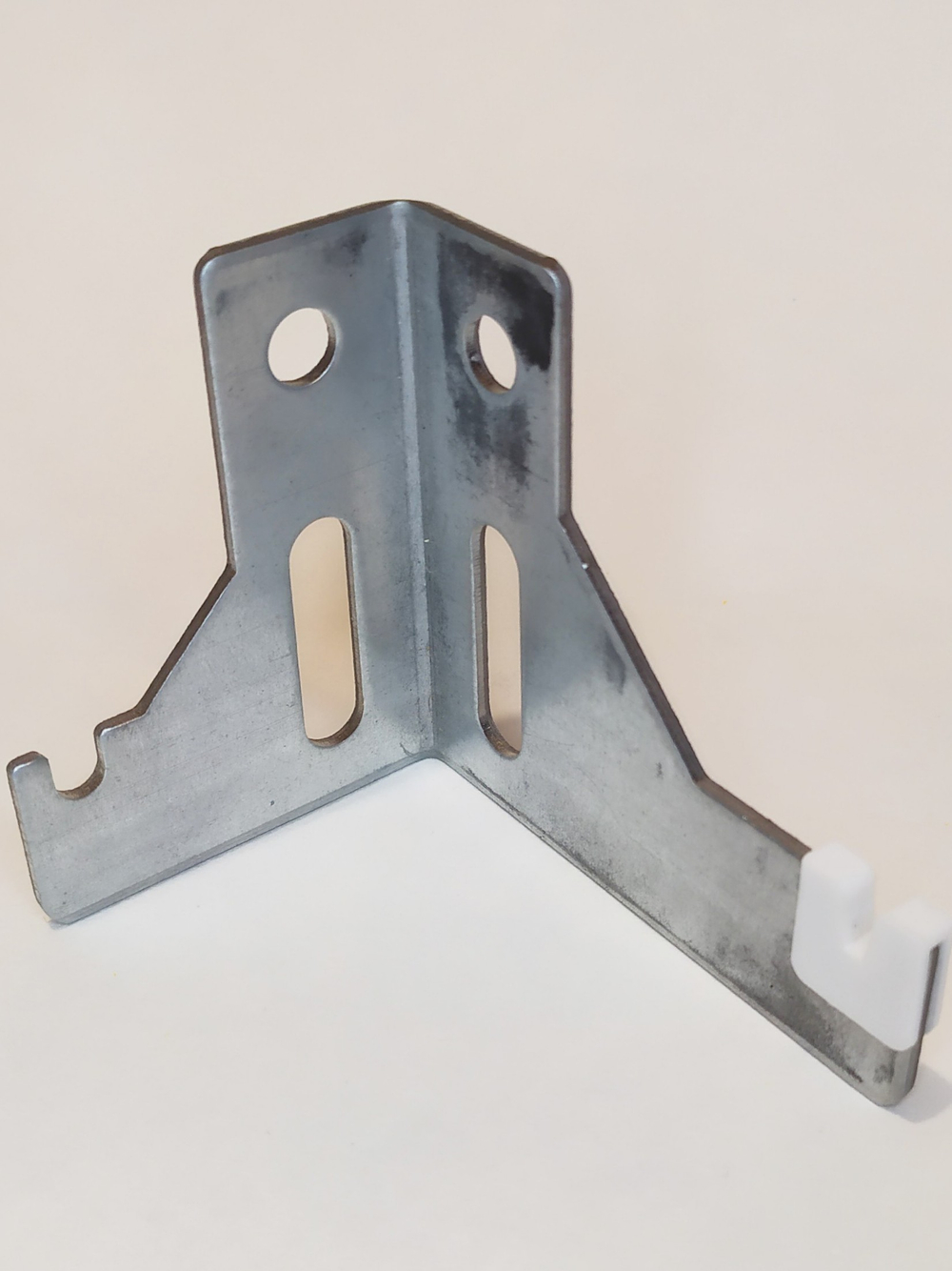 К9.2 Кронштейн настенный левый и правый