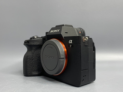 Sony A7 IV 44.000 кадров