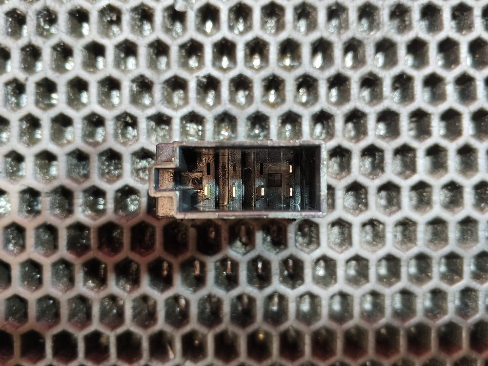 Кнопка стеклоподъемника левого