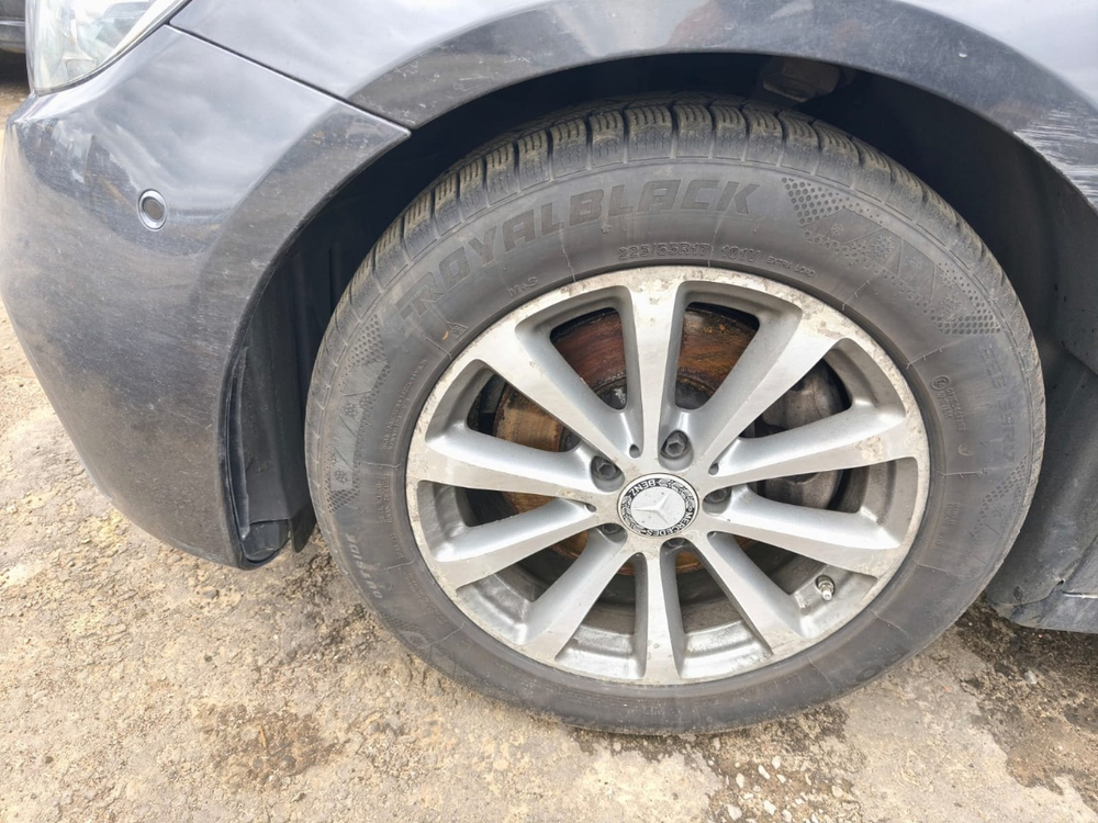 Mercedes-Benz E-CLASS 200 4MATIC Premium