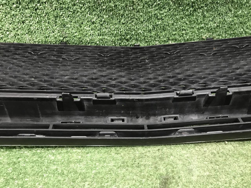 Решетка переднего бампера Mercedes C w205 (18-23)