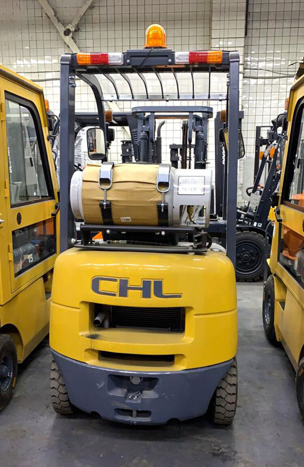 Вилочный погрузчик газ/бензин CHL 1,5 тонн