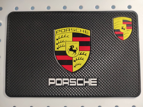 Porsche / Коврик на панель (1 шт.)