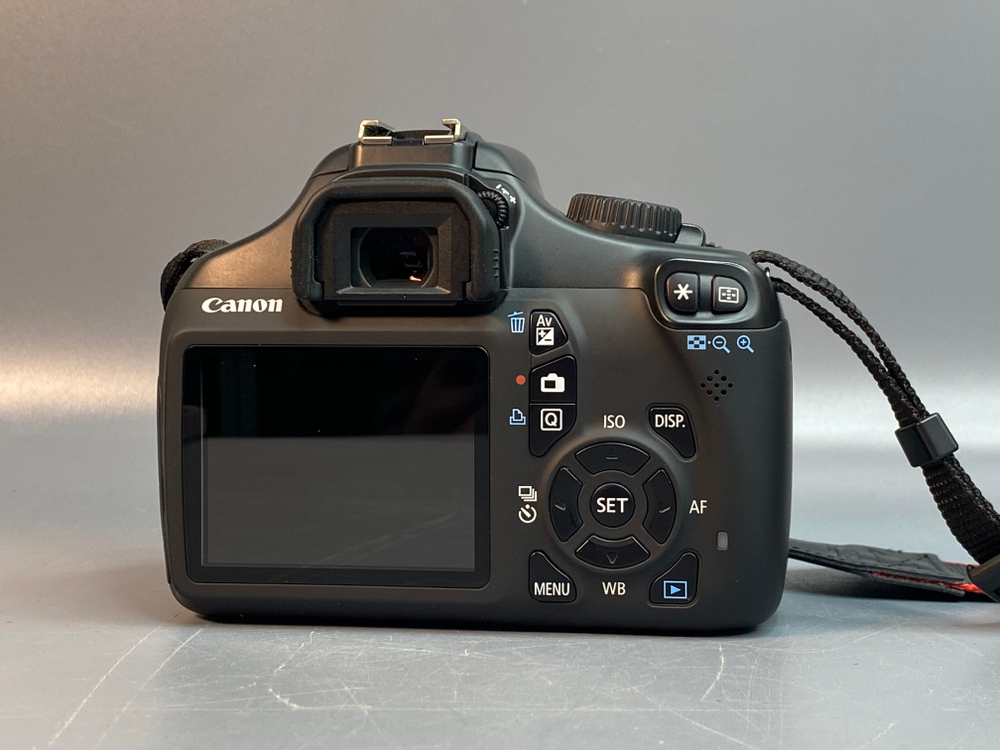 Canon 1100D Body 720 кадров