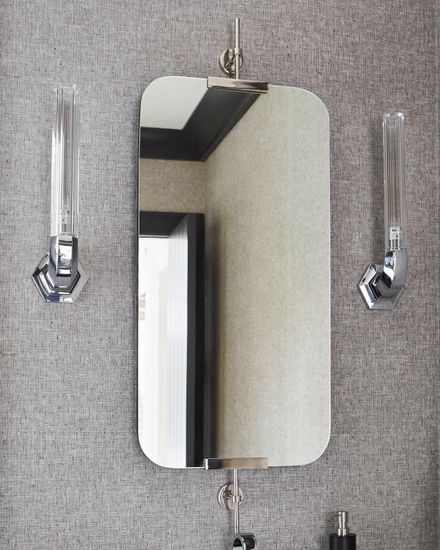 Серебряное настенное зеркало “Линарес”