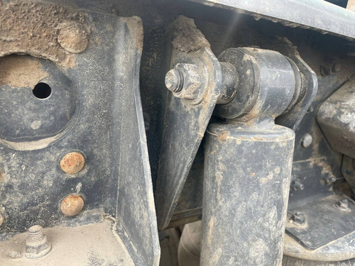 Кронштейн амортизатора заднего