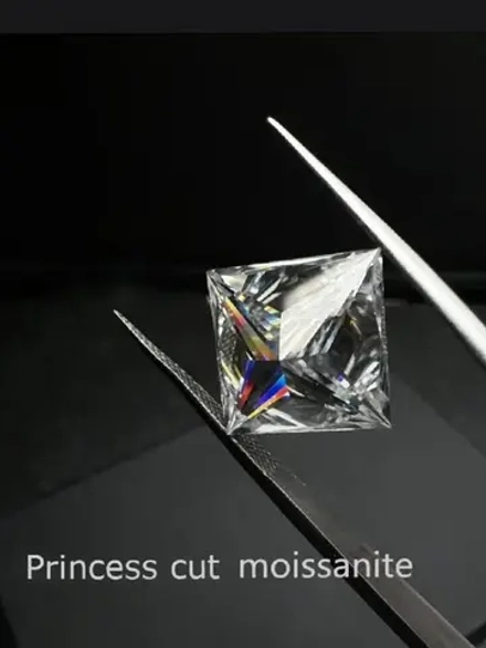 Муассанит принцесса 5.5×5.5мм 1сt