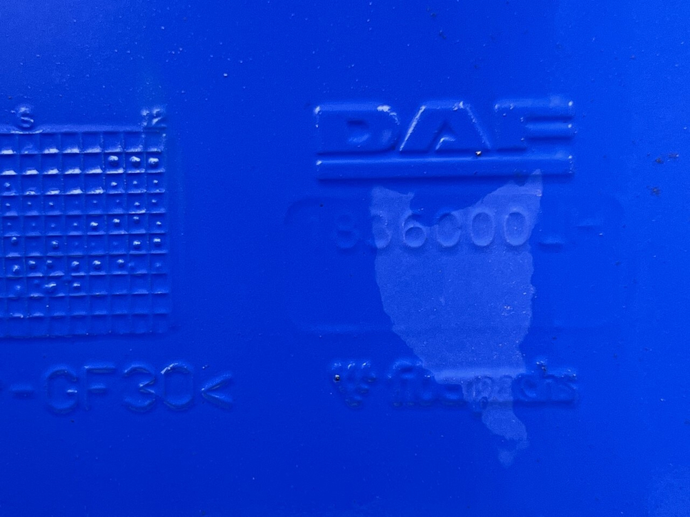 Спойлер кабины боковой левый 2018г