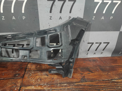 Кронштейн переднего бампера Mercedes C (W205) 14-18 Б/У Оригинал A2058853165