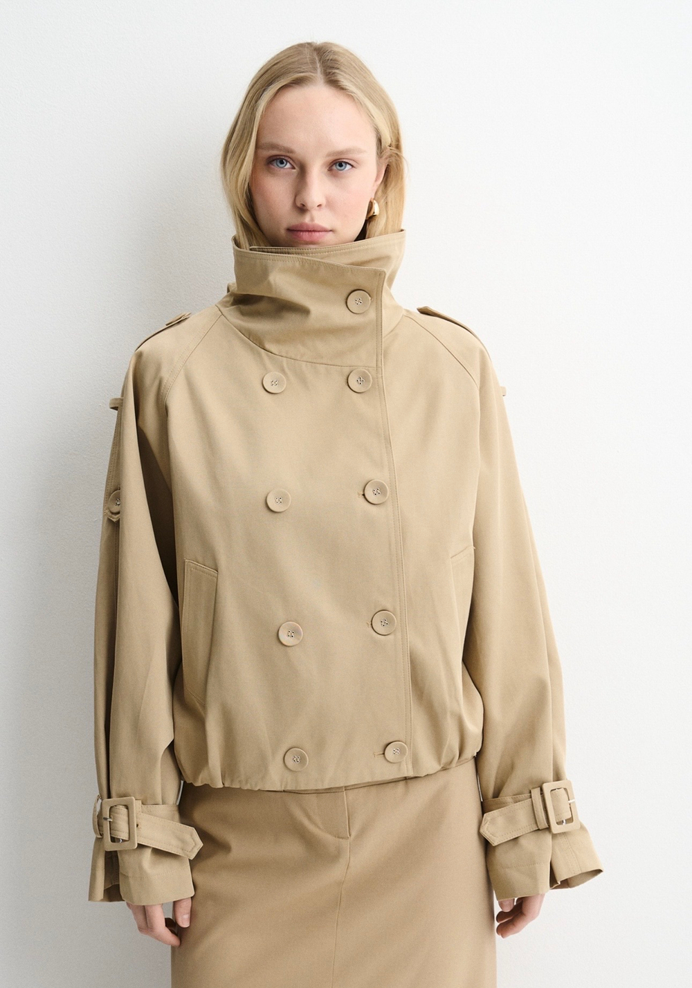 Тренч укороченный песочный