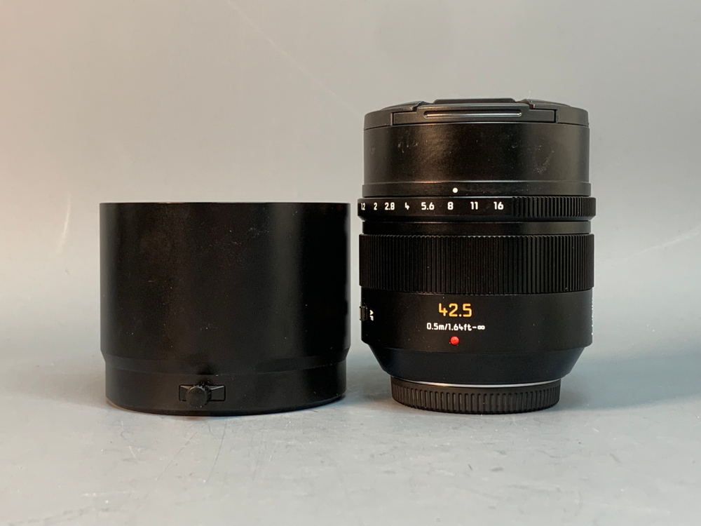 Panasonic Nocticron 42.5mm f/1.2 Asph DG O.I.S.