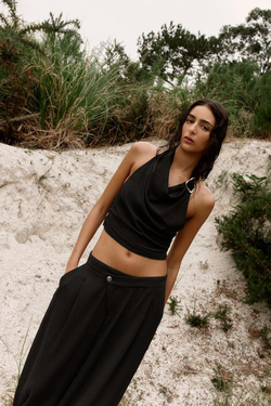 ZARA ТОП С ГОРЛОВИНОЙ ХАЛТЕР И ФУРНИТУРОЙ, ЧЕРНЫЙ