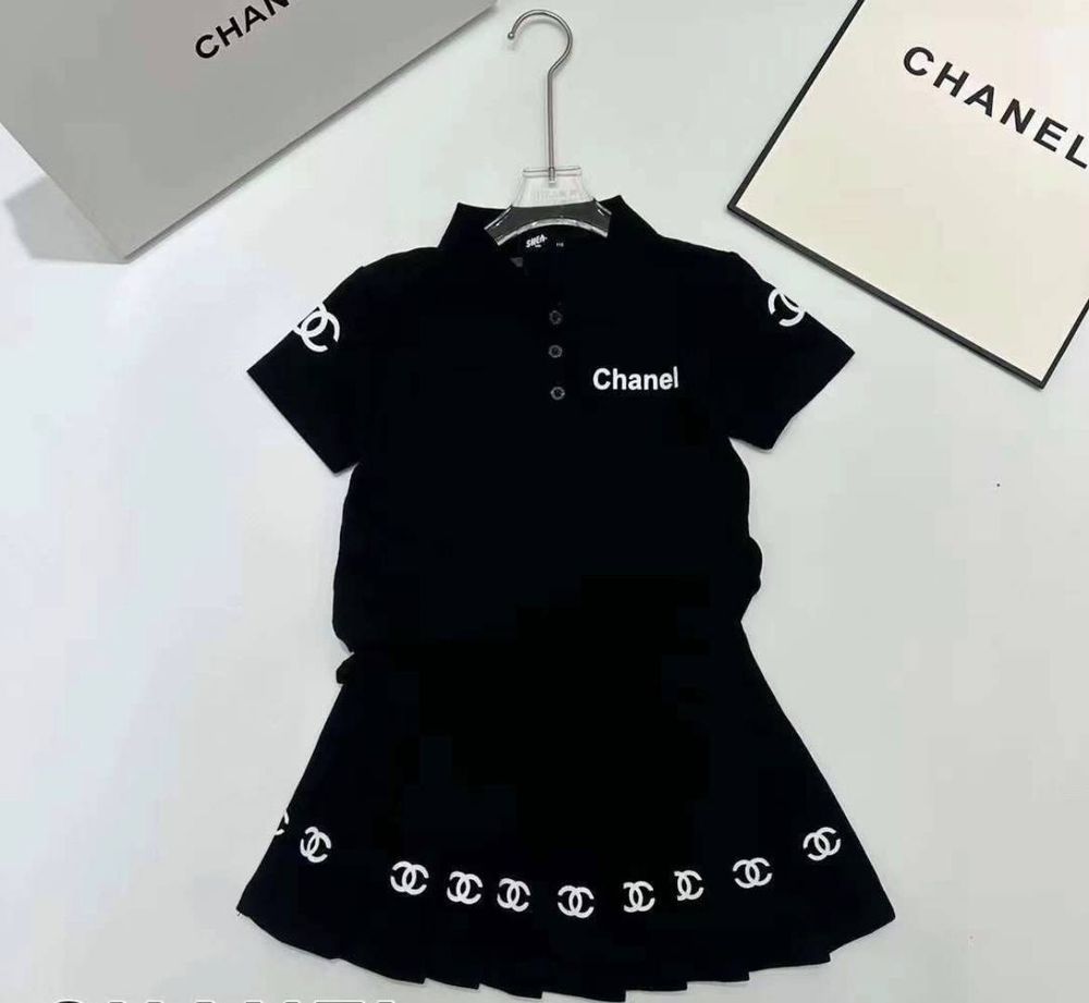 Юбка и футболка для девочки  Chanel