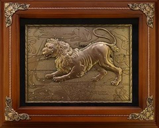 Деревянная ключница настенная "Лев"