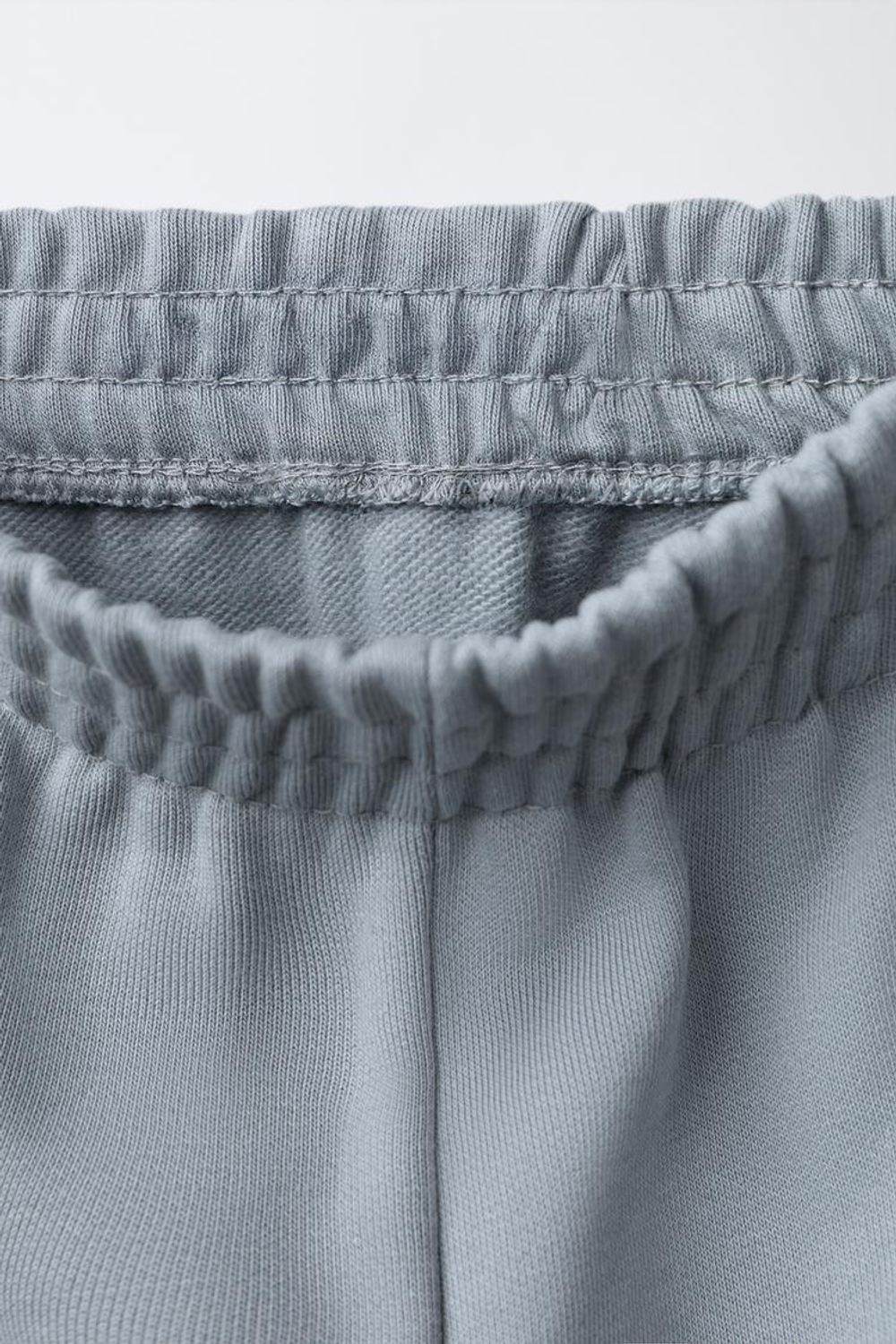 ZARA БРЮКИ-ДЖОГГЕРЫ С НАДПИСЬЮ, ЖЕМЧУЖНО-СЕРЫЙ