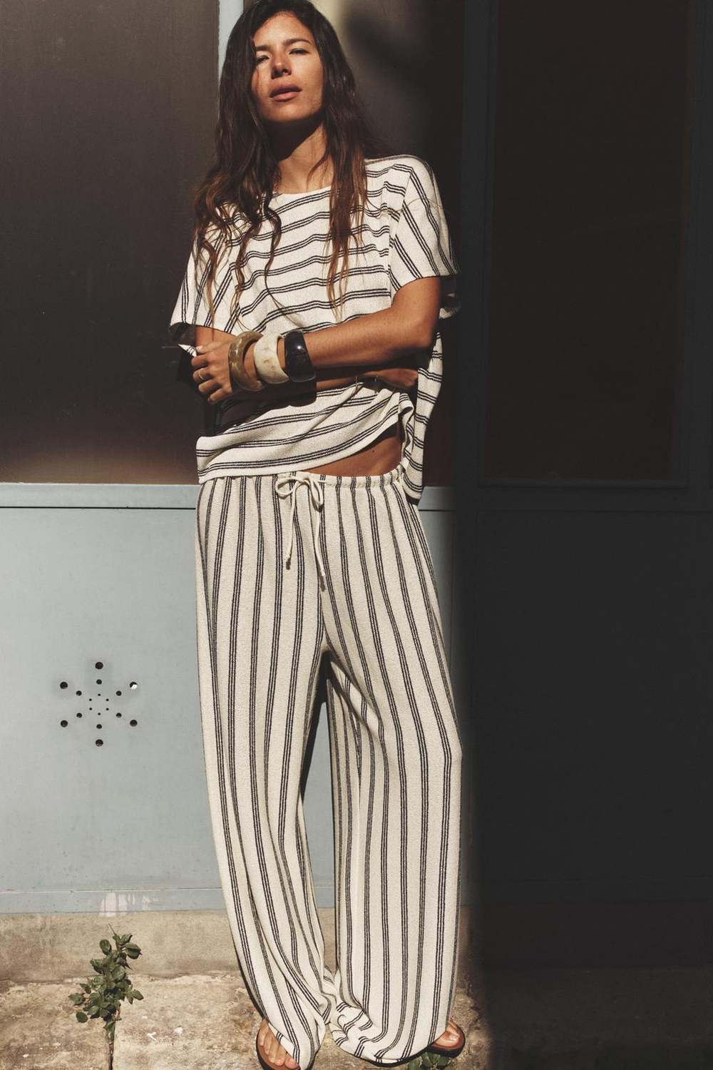 ZARA БРЮКИ ПРЯМОГО КРОЯ В СТИЛЕ РУСТИК, БЕЛЫЙ / ЧЕРНЫЙ