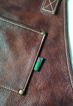 Кожаный рыжий с разводами фартук из итальянской кожи БогомолOFF Классик Коньяк BG00405 с эксклюзивной гравировкой