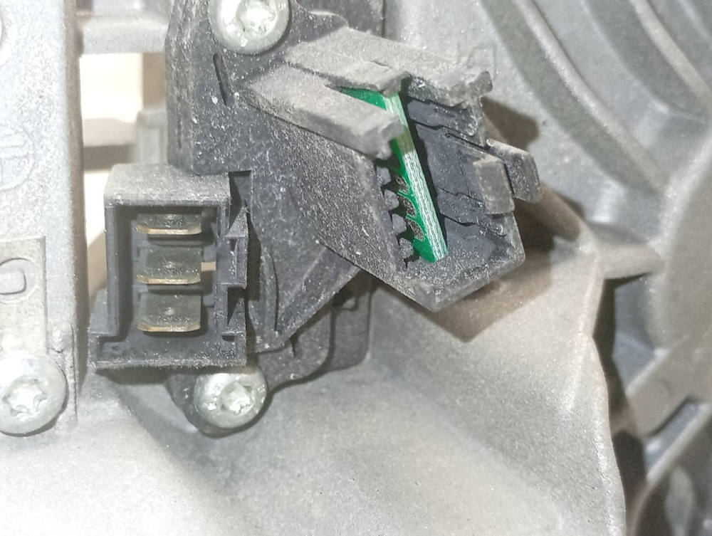 WLL2416EOE/01 кт73 Двигатель для стиральной машины Bosch 1BS6525-8BC б/у