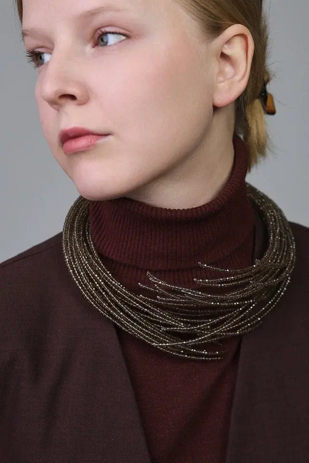 Колье "лапы", венецианское стекло бисерной огранки, цвет раухтопаз