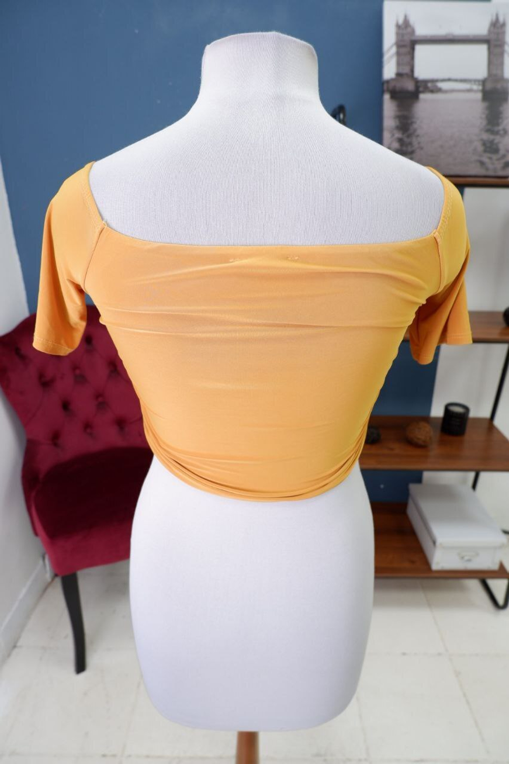 Кроп-топ Fashion Nova красивый 40-42 размер