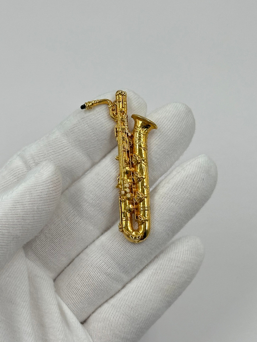 Брошь пин Саксофон Future Primitive