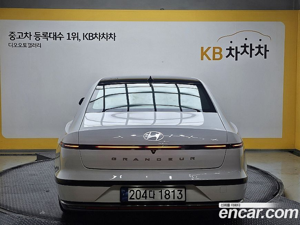 Hyundai Grandeur (Azera) Hybrid (GN7) Calligraphy (04.2023)