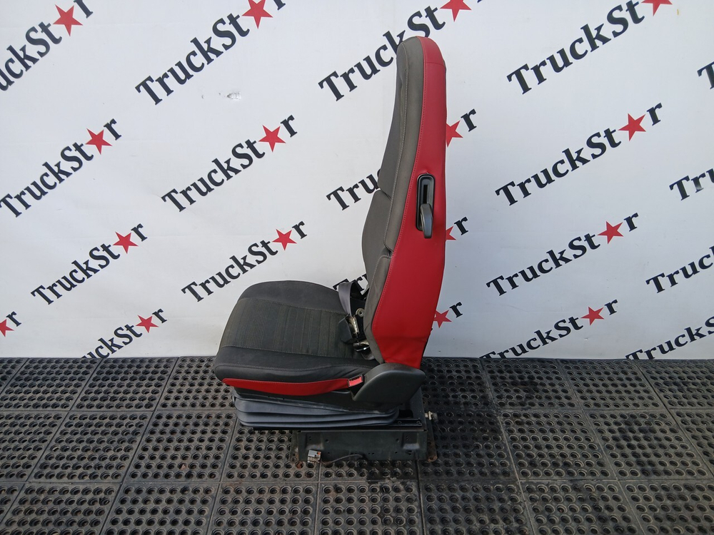 Комплект сидений пневматических 2017г