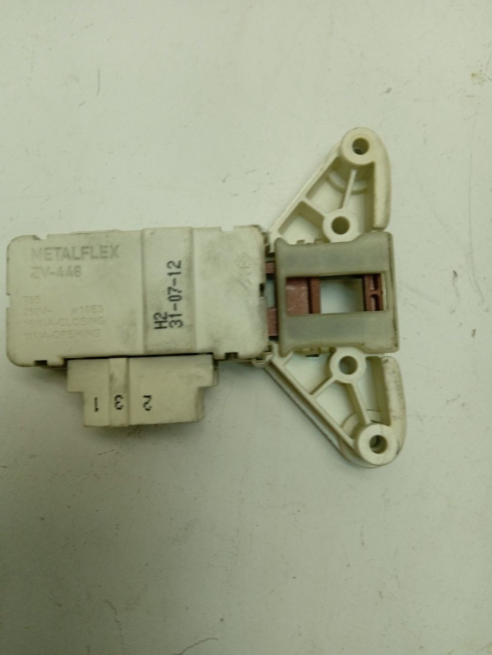 ZWS2101 кт9 Блокировка люка стиральной машины Electrolux Zanussi 1552374017 б/у