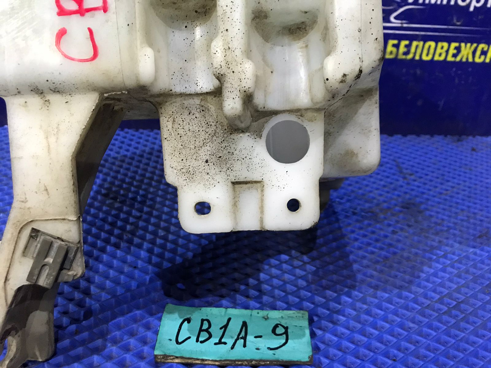 Бачок омывателя MITSUBISHI LANCER 1994