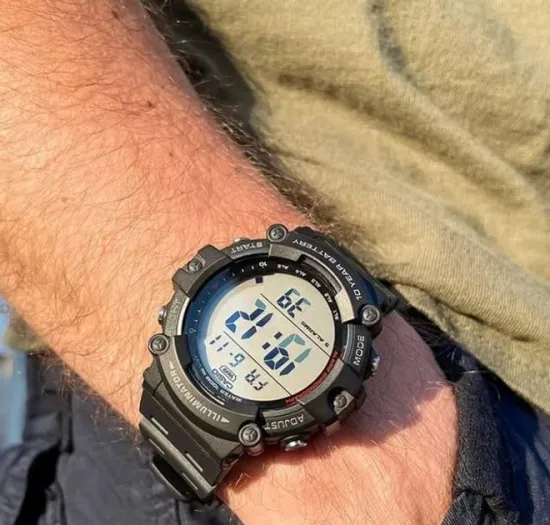 Электронные часы Casio AE-1500WHX-1AVDF