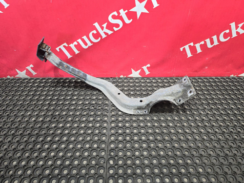 Кронштейн крыла переднего правого