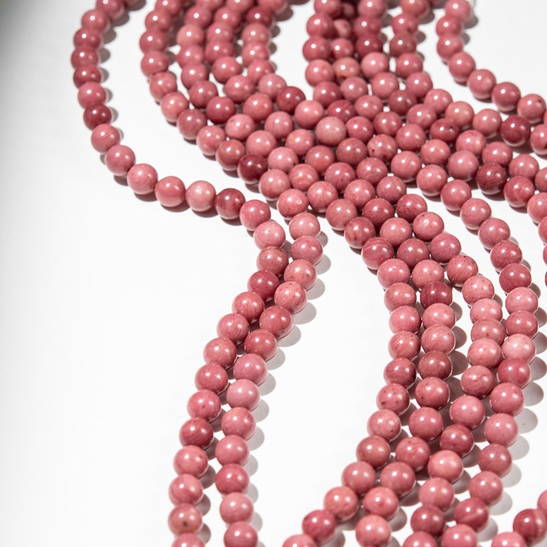 Яркий мусковит натуральный, 6,7мм, шар