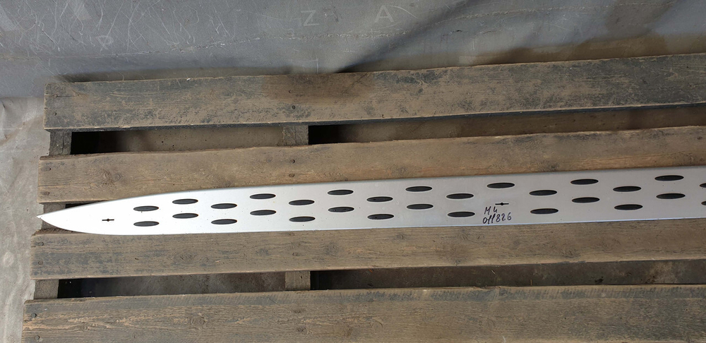 Накладка подножки левой Mercedes GLE (W166) 11-18 Б/У Оригинал A1666980348