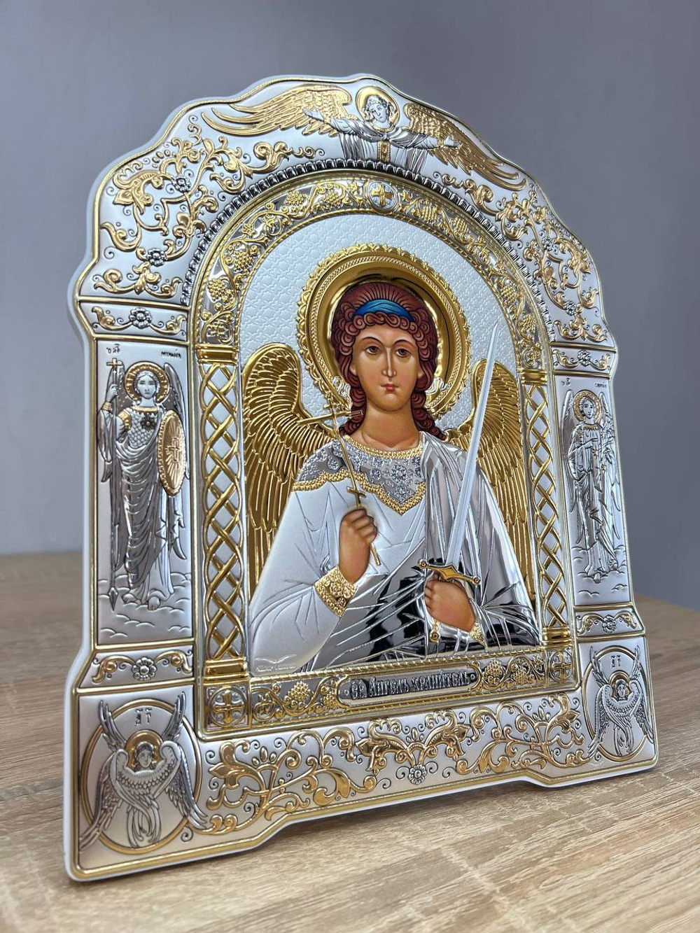 Ангел хранитель, икона арочная с рамкой, белое дерево 167х228