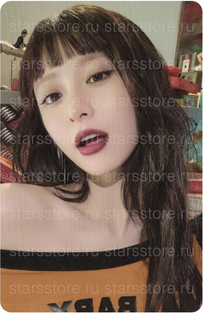 Фотокарта Yunjin LE SSERAFIM - SPAGHETTI (weverse shop)