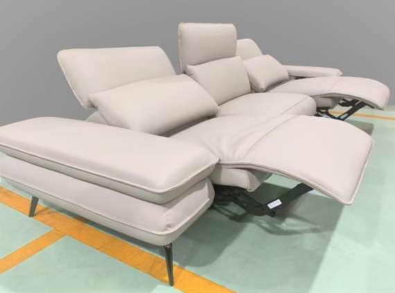 Трехместный диван с элетро-реклайнером 4429, светло-серая натуральная кожа