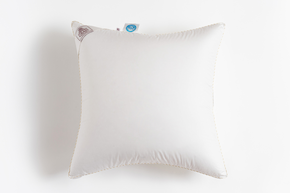 Подушка трехкамерная 3D упругая с бортиком 68х68 German Grass King Down