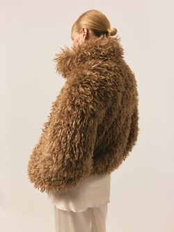 Шуба из эко-меха ламы