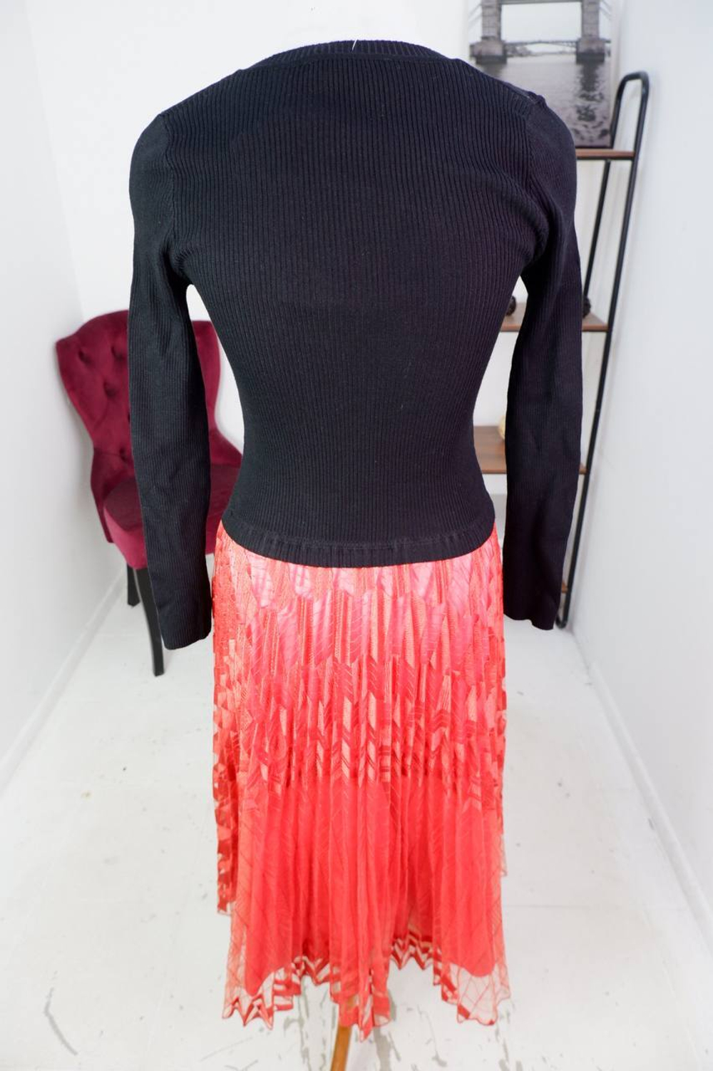 Платье Eleni Viare модное, визуально на 46 размер, новое