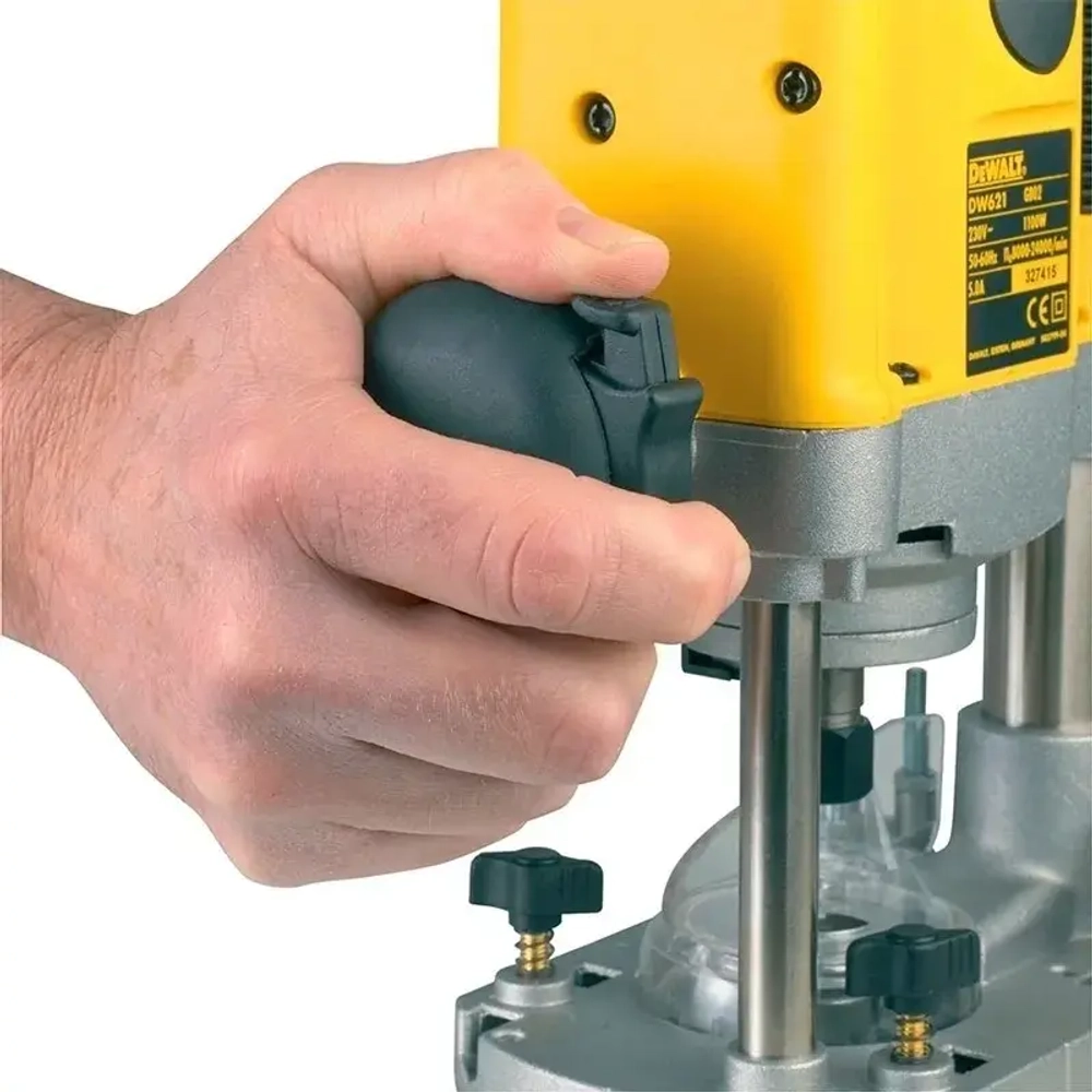 Фрезер двуручный DEWALT DW621, DW621-QS