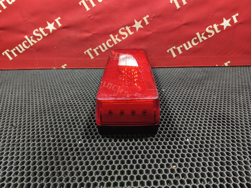 Фонарь задний правый 2018г.