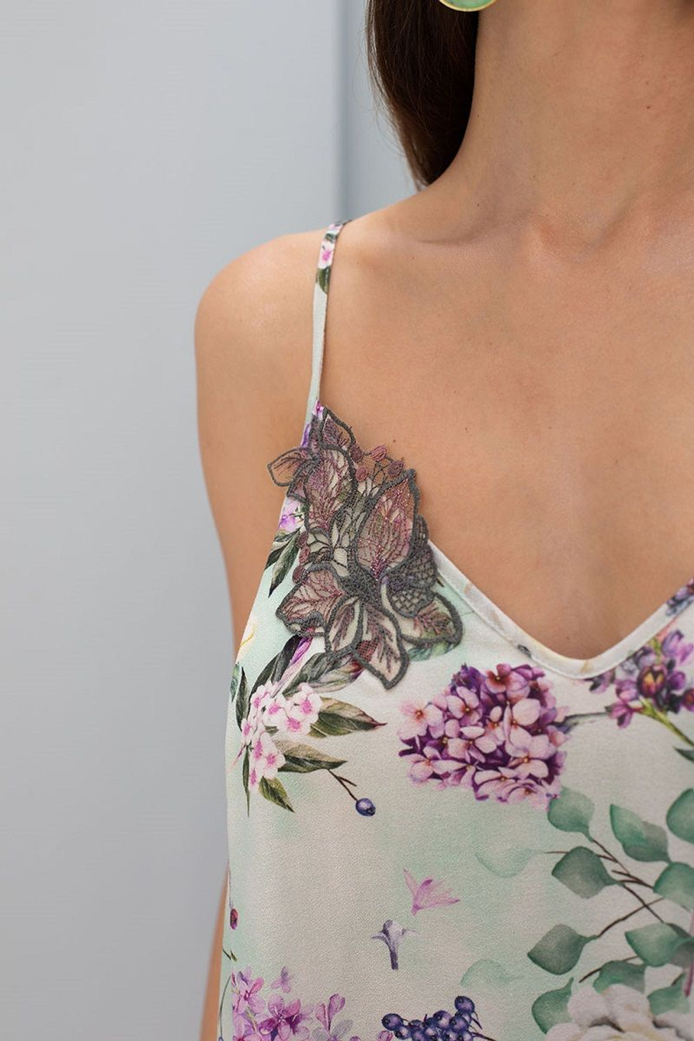 Домашний топ с цветочным принтом (Размер: L) (Цвет: молочный)