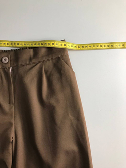 Брюки актуального оттенка, визуально на 42 размер