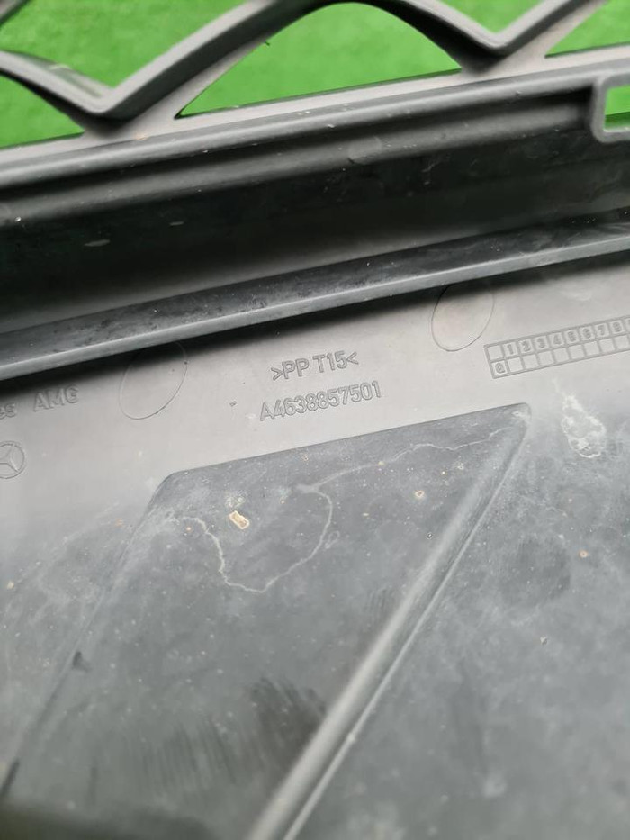 Решетка перед. бампера Mercedes G W463 (18-нв) AMG