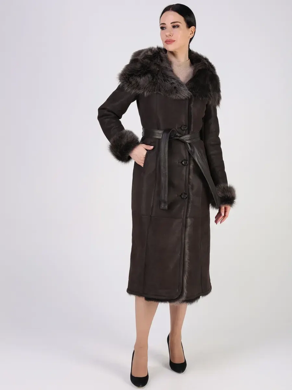 Дубленка зимняя натуральная с капюшоном длинная и теплая