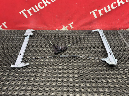 Стеклоподъемник двери левой