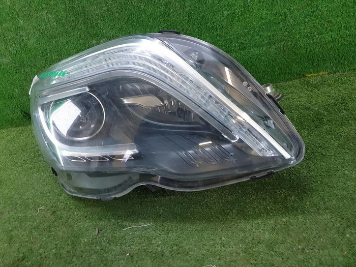 Фара правая Mercedes GLK X204 (2012-2015) ксенон